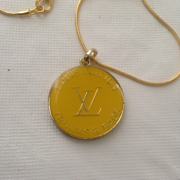 Louis Vuitton 3-way Handbag Charm-Key Chain Neck… - Picture 4 of 9